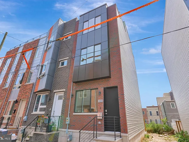 1335 S Bouvier St — Photo 2
