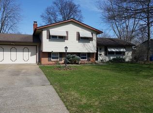 28520 Magnolia Dr, North Olmsted, OH 44070