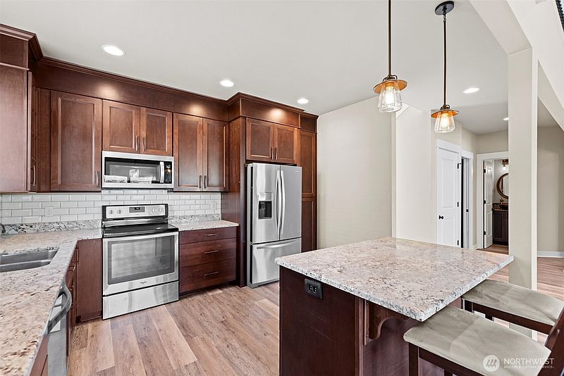 4th image of 1726 Skeena Court