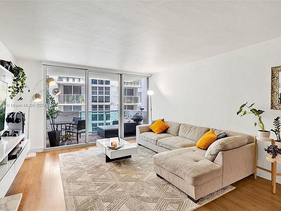 3rd image of 1200 West Ave APT 921