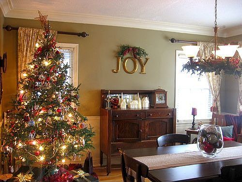 Dining Room (Holiday)