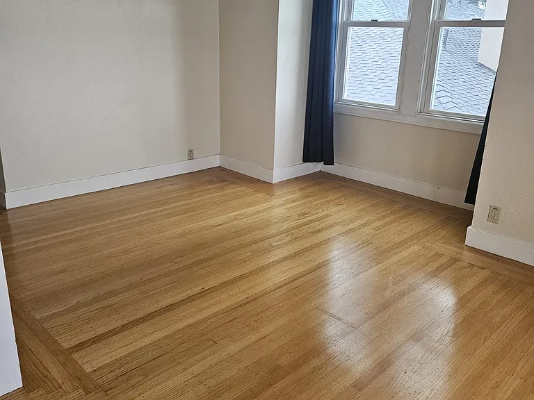 1021 Warfield Ave #5 — Photo 19