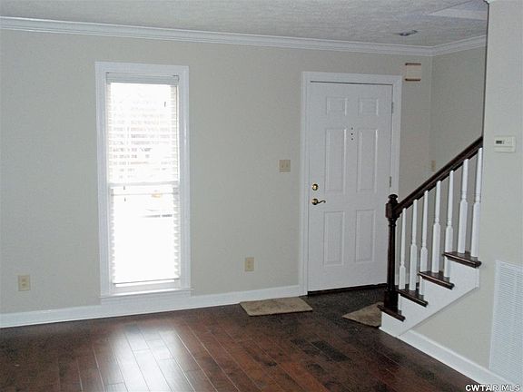 2nd image of 10 Hillshire Dr