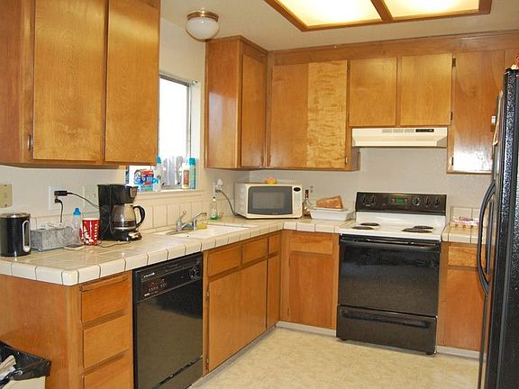3rd image of 8407 Stevenson Ave