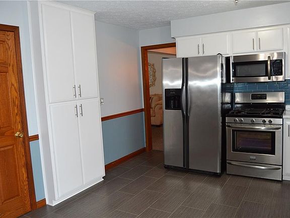 4th image of 3860 Landon Ln