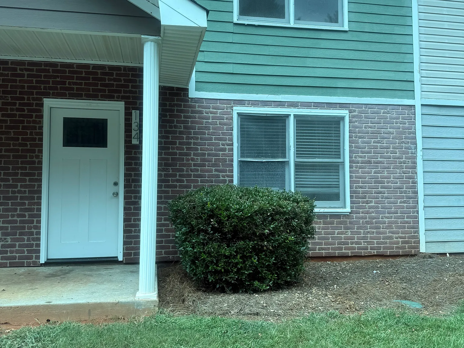 2 bed, 2.5 bath, 1216 sqft, $1,595 — Photo 1