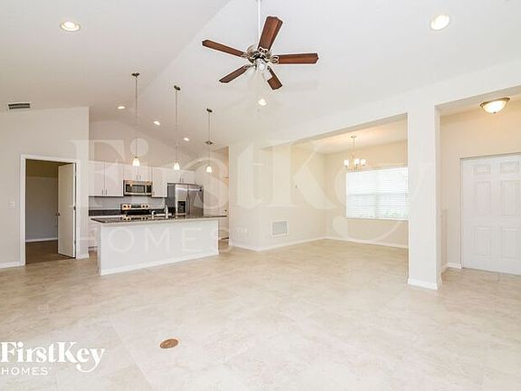 3rd image of 2952 Tusket Ave