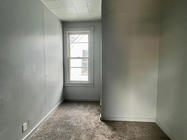 4201 Cuming St — Photo 12