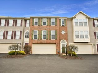 1075 Royal Dr, Canonsburg, PA 15317