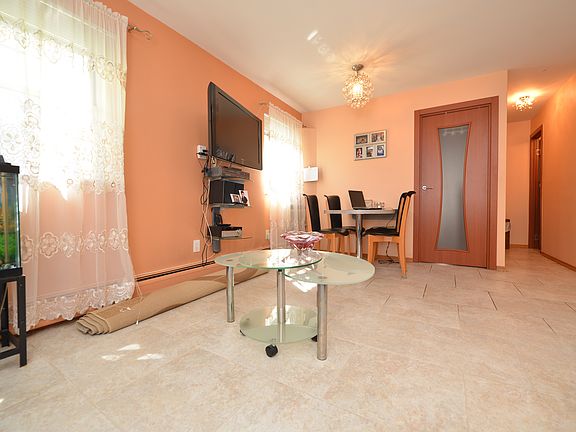 3rd image of 390 Maryland Ave APT 1C