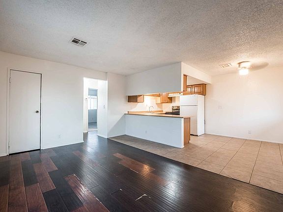 4th image of 140 Judy Ln APT D