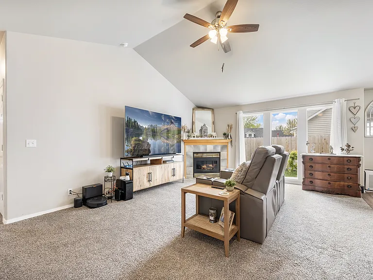 10563 W Stonecrop Dr — Photo 3