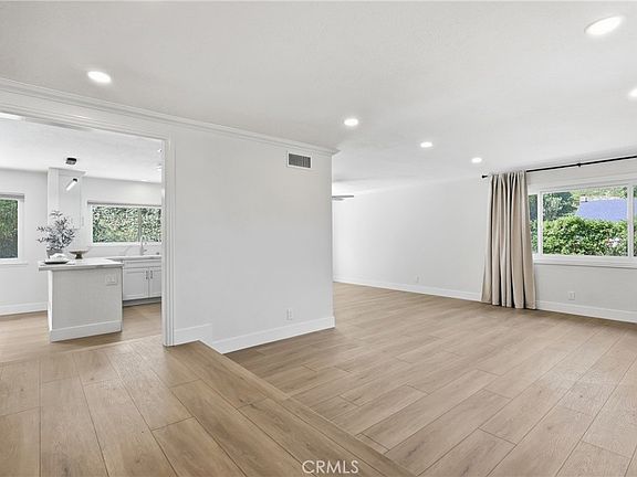 4th image of 350 Latchwood Ln