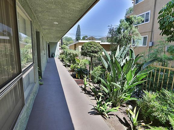 3rd image of 12113 Beverly Blvd #1