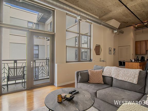 3rd image of 758 N Larrabee St APT 726