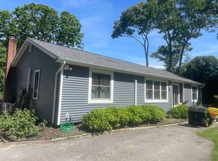 1675 Noyack Rd, Southampton, NY 11968