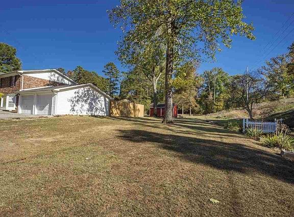 3rd image of 3820 Chip Dr NE