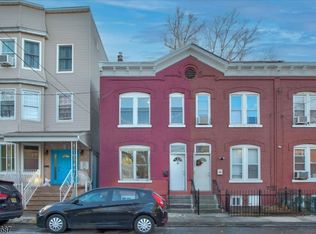261 S 10th St, Newark, NJ 07103