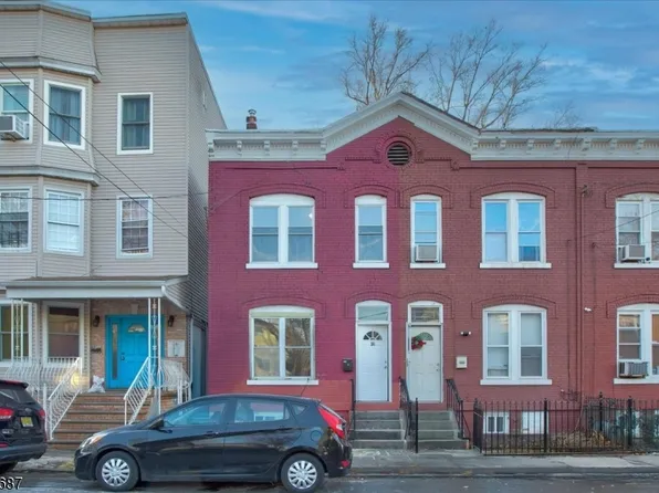 261 S 10th St, Newark City, NJ 07103