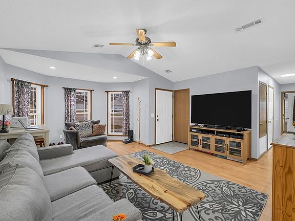 3rd image of 1210 Spring St