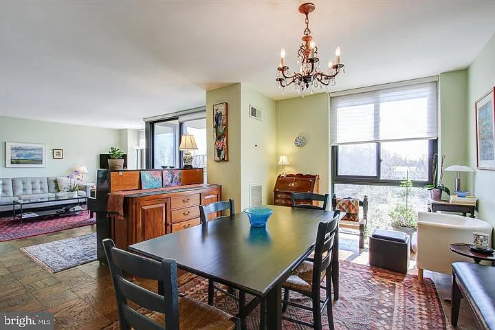 3 bed, 2.5 bath, 1572 sqft, $4,850 — Photo 4