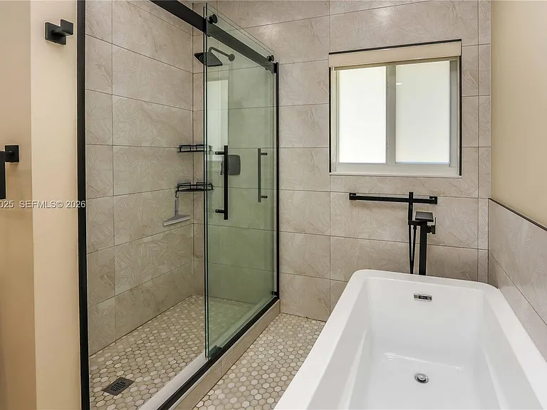 1030 Polk St — Photo 17