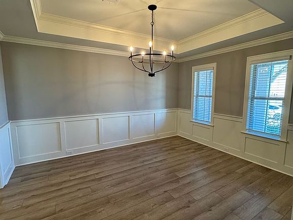 3rd image of 303 Hundley Dr