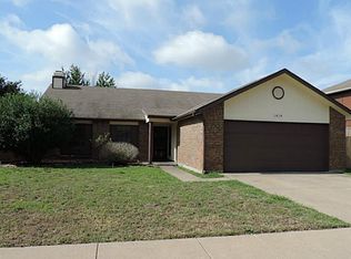 1414 Rockdale Dr, Arlington, TX 76018