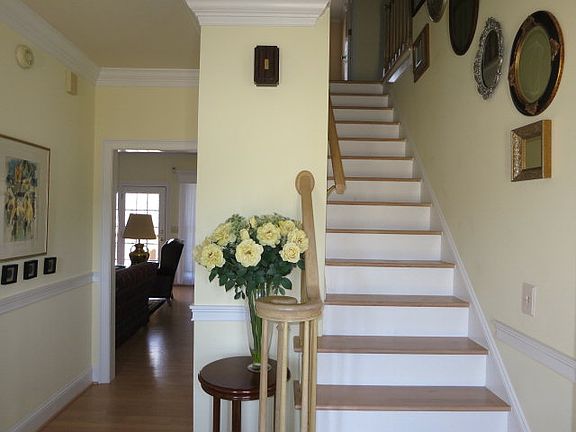 2nd image of 270 Millstone Cir