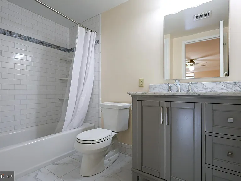 1637 Oakwood Dr #S122 — Photo 13
