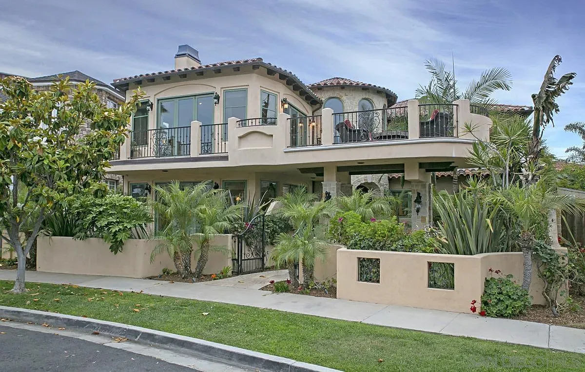 6 bed, 7.0 bath, 4896 sqft, $25,000 — Photo 3