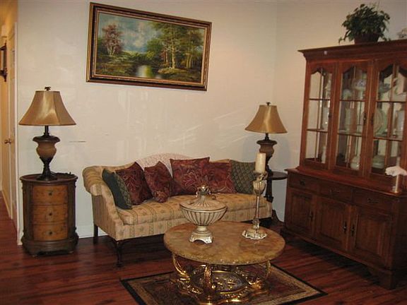 5th image of 125 Praline Ct