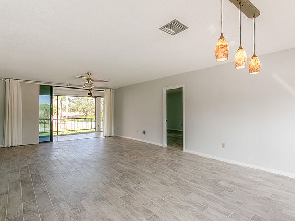 5th image of 18 Turtle Creek Dr APT F