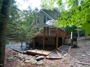 1034 Cottage Ln, Lake Ariel, PA 18436