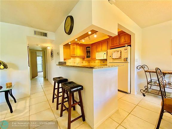 3rd image of 7277 Ashmont Cir #308