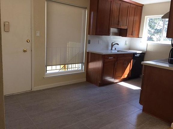 eat in kitchen area