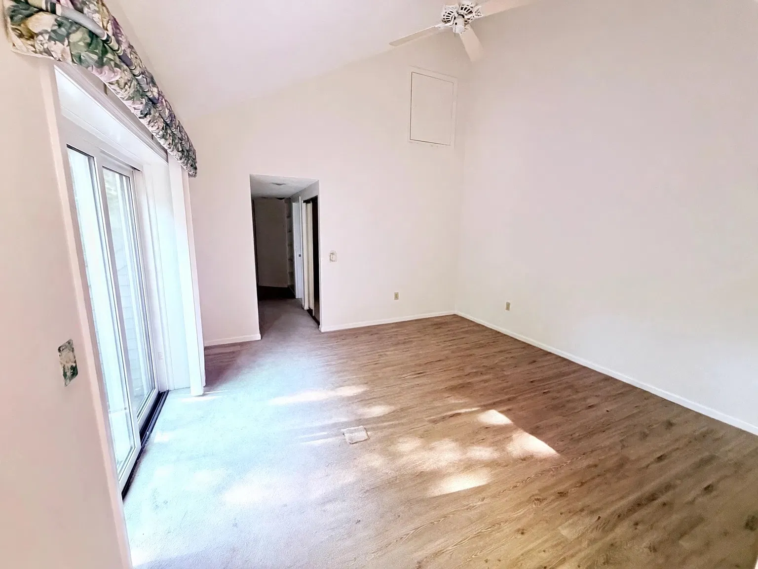2 bed, 2.5 bath, 1758 sqft, $3,200 — Photo 4