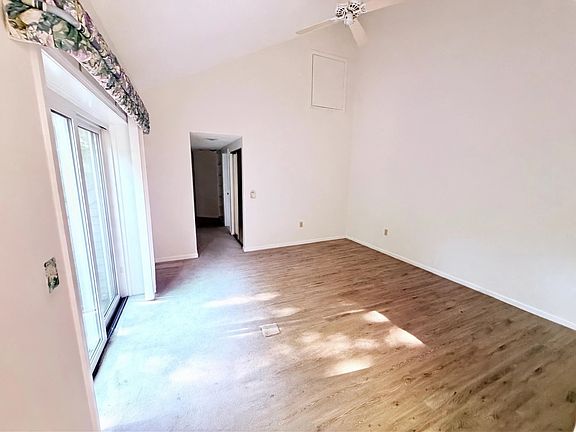 4th image of 254 Captain Eames Cir