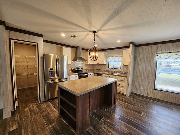 3rd image of 30408 Eastport Dr