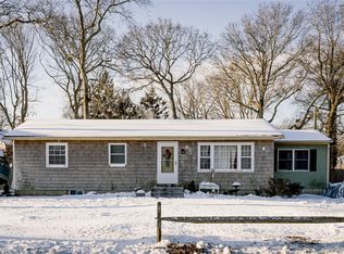 150 Wavecrest Dr, Mastic Beach, NY 11951