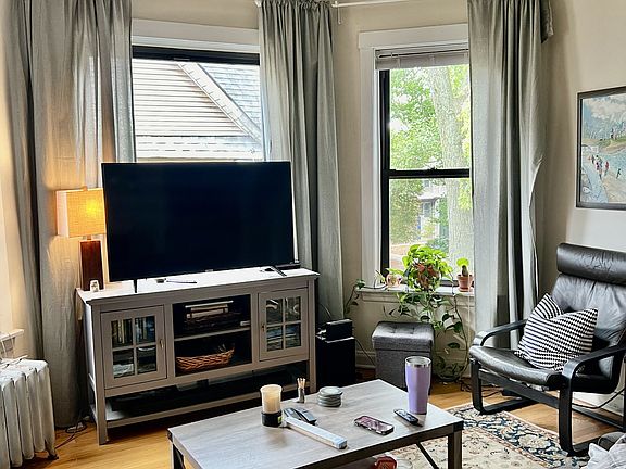 4th image of 1348 W Hood Ave APT 2