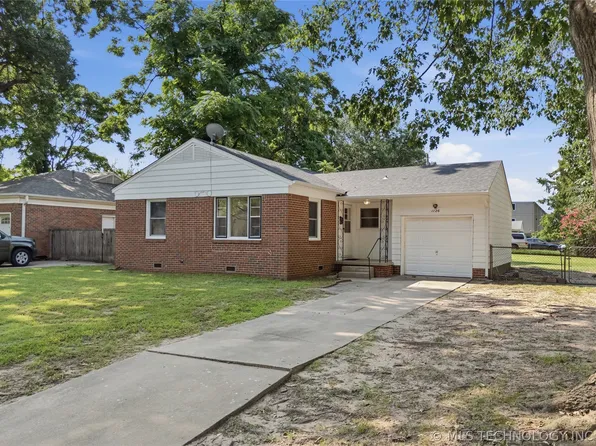 1126 E 49th Pl, Tulsa, OK 74105