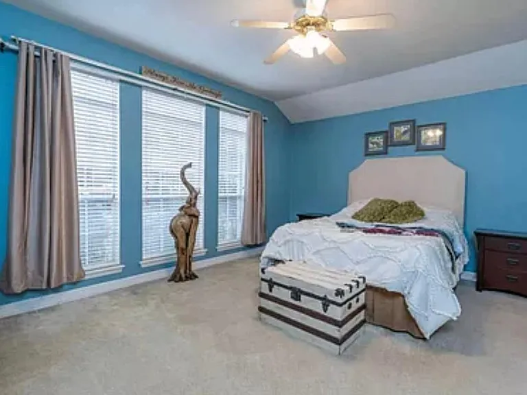 815 Montreal Dr — Photo 17