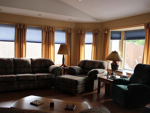 3rd image of 109 Deepwood Ct
