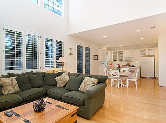 3rd image of 2870 W Canyon Ave
