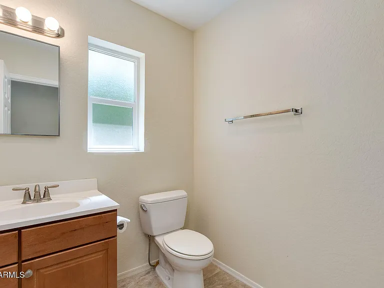 5002 E Mitchell Dr — Photo 24