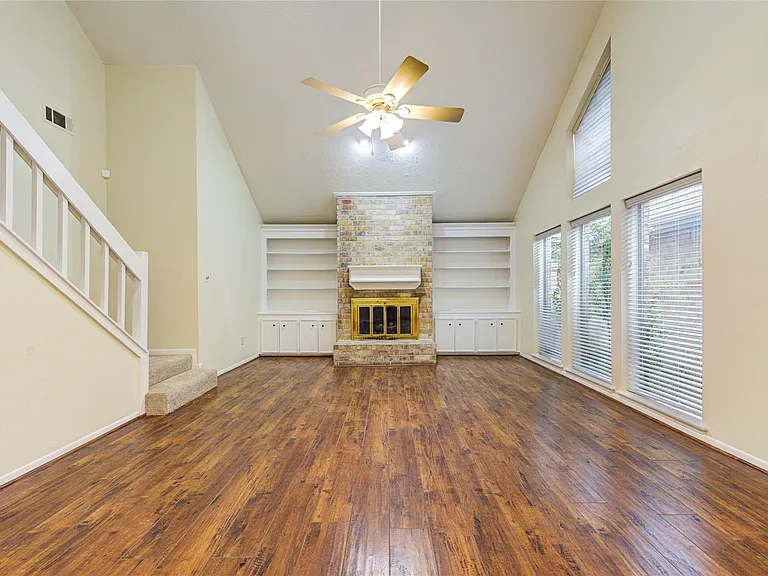 12810 Chaseland Ln — Photo 4