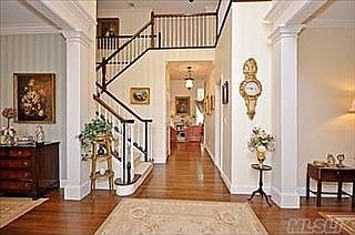 2nd image of 18 Tappanwood Dr
