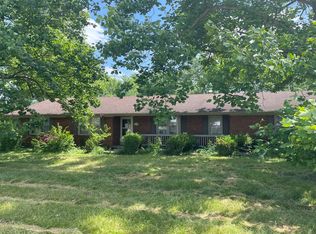 833 Mulberry Pike, Eminence, KY 40019