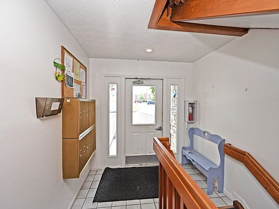 2nd image of 460 Marian Ln APT 5